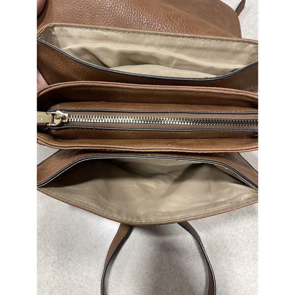 Gussaci Pebbled Faux Leather Crossbody Handbag. Brown With Gold Hardware - Picture 8 of 11